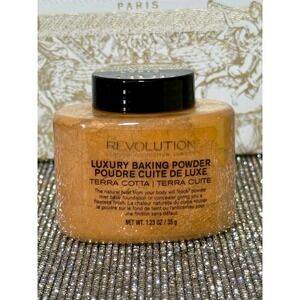 Makeup Revolution Luxury Baking Powder in Terra Cotta New